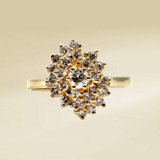 18K Yellow Gold Ladies' Ring with Round Cut, cluster Diamonds