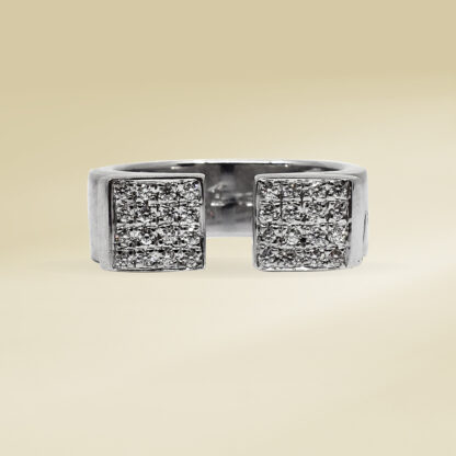 18K White Gold Ladies' Ring with Round Cut, Cluster Diamonds