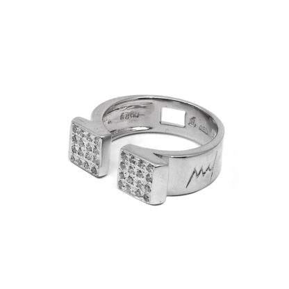 18K White Gold Ladies' Ring with Round Cut, Cluster Diamonds - Image 2