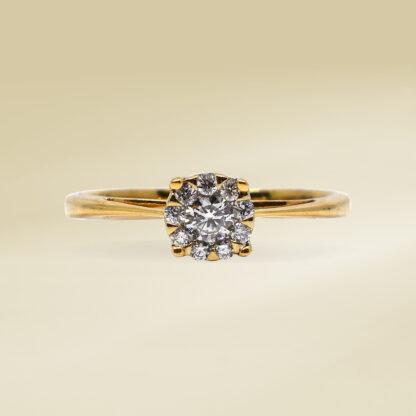 18K Yellow Gold Ladies' Ring with Round Cut, Illusion Diamonds