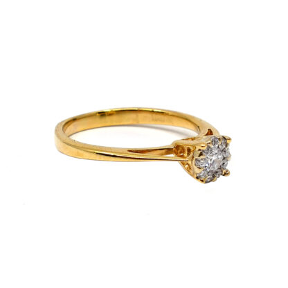 18K Yellow Gold Ladies' Ring with Round Cut, Illusion Diamonds - Image 2