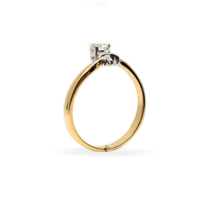 18K Two-Tone Ladies' Ring with Round Cut Diamonds - Image 3