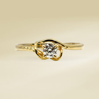 14K Yellow Gold Ladies' Ring with Round Cut Diamonds