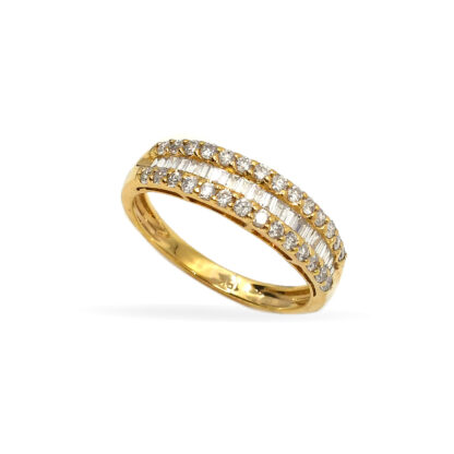 18K Yellow Gold Ladies' Ring with Baguette and Round Cut, Pave Setting Diamonds - Image 2
