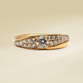 18K Yellow Gold Ladies' Ring with Round Cut, Accented Diamonds