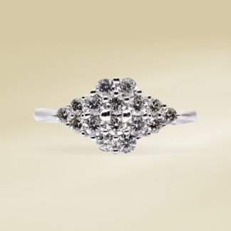 18K White Gold Ladies' Ring with Round Cut Diamonds