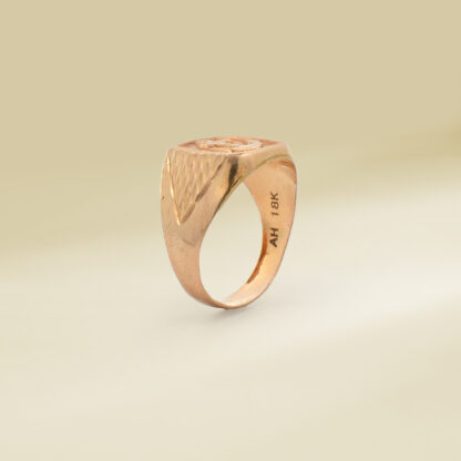18K Yellow Gold Anchor Signet Design Gents' Ring - Image 3