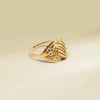 18K Yellow Gold Overlapping Band Design Ladies' Ring - Image 2