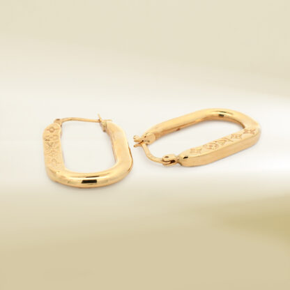 18K Yellow Gold Brand-Inspired Oval Shape Hoop Earrings - Image 3
