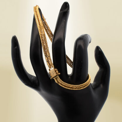18K Yellow Gold Curb Chain Bracelet - Image 4