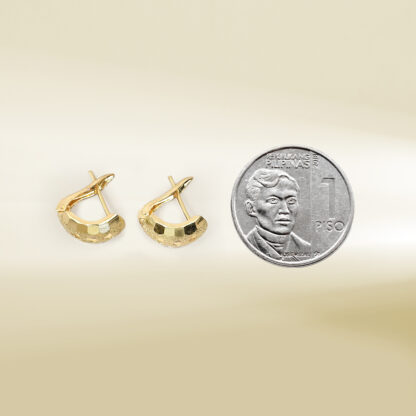 18K Yellow Gold Heart Design Earrings - Image 2