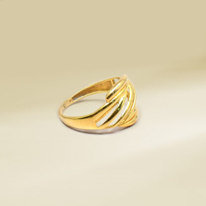 18K Yellow Gold  Ladies' Ring - Image 2