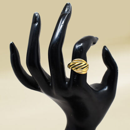 18K Yellow Gold  Ladies' Ring - Image 4