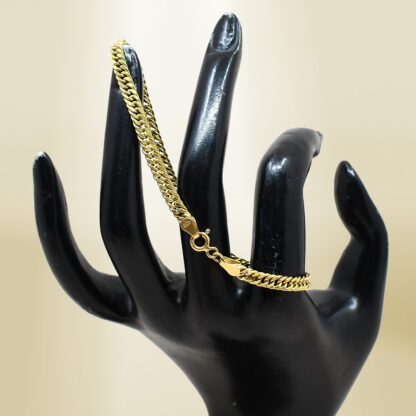 18K Yellow Gold Curb Chain Bracelet - Image 4