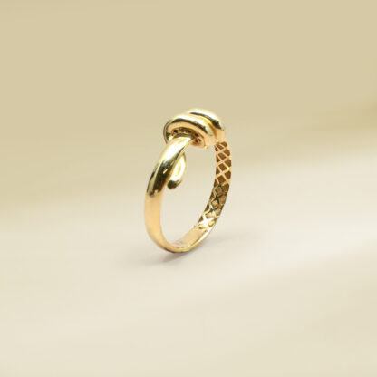 18K Yellow Gold Knot Design Ladies' Ring - Image 3